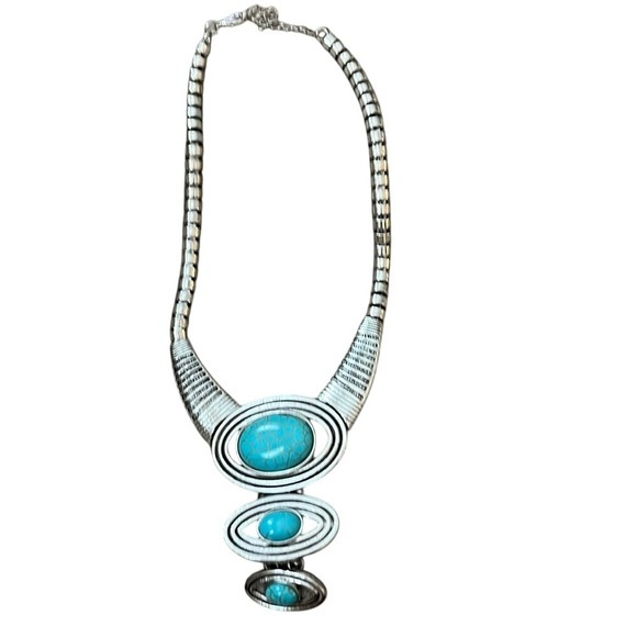 Jewelry - Turquoise silver necklace